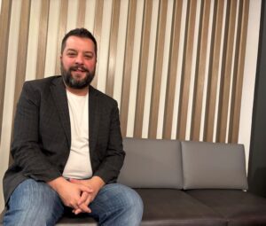 Départ du directeur du Partage : « Il faut croire aux licornes »