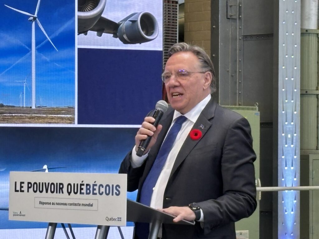 La centrale de Beauharnois a servi de fer de lance du nouveau programme économique du gouvernement Legault. (Photo Journal Saint-François - Mario Pitre)