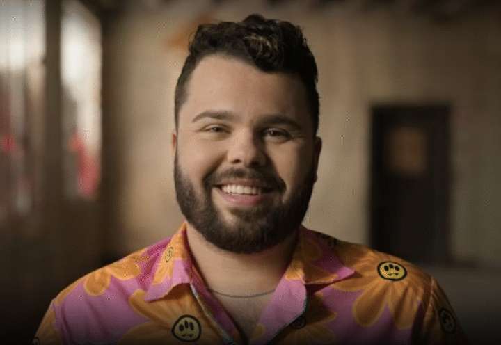 Brendan Mikan passe du web à la télé