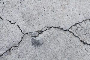 Pourquoi les fissures de fondations sont si fréquentes au Québec