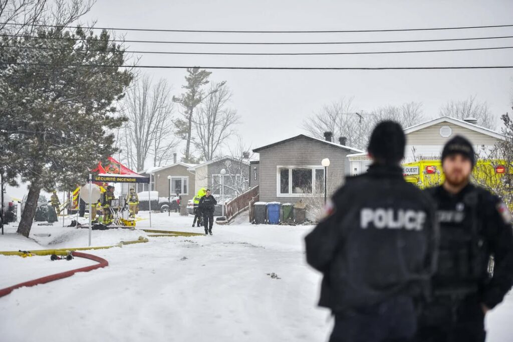 Police et pompiers au parc de maisons mobiles de Saint-Mathieu