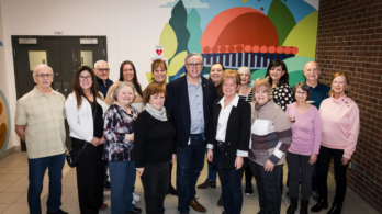 Murale collective à Sainte-Catherine : Les aînés laissent leur marque