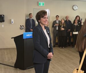 Christine Fréchette sera candidate dans Sanguinet
