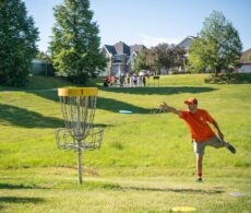 Saint-Constant: Un parcours de disque-golf et des toilettes autonettoyantes