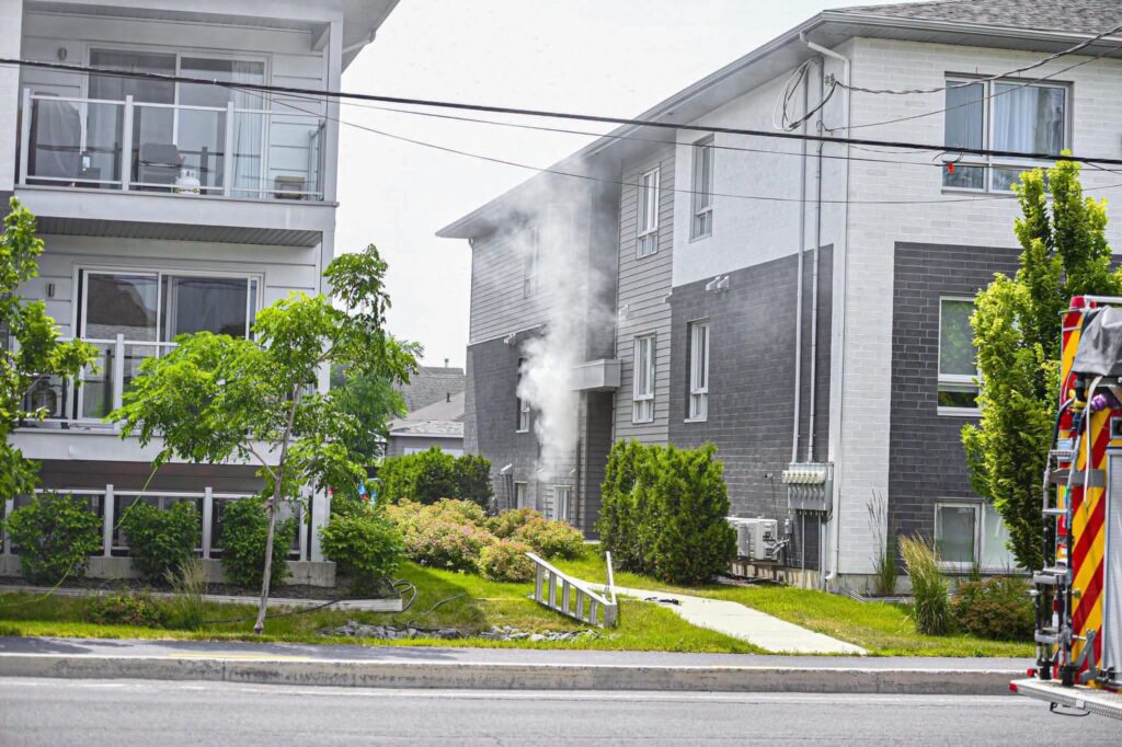 Un feu de bâtiment s'est produit dans un immeuble résidentiel à Saint-Philippe.