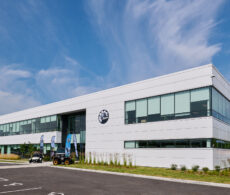 Saint-Philippe: BRP inaugure son plus grand centre de distribution au monde