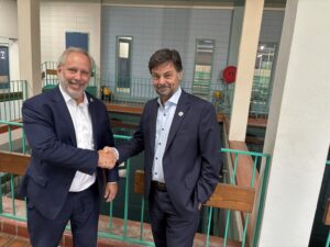 Les maires de Candiac et La Prairie veulent entendre parler d’eau potable et de transport en commun