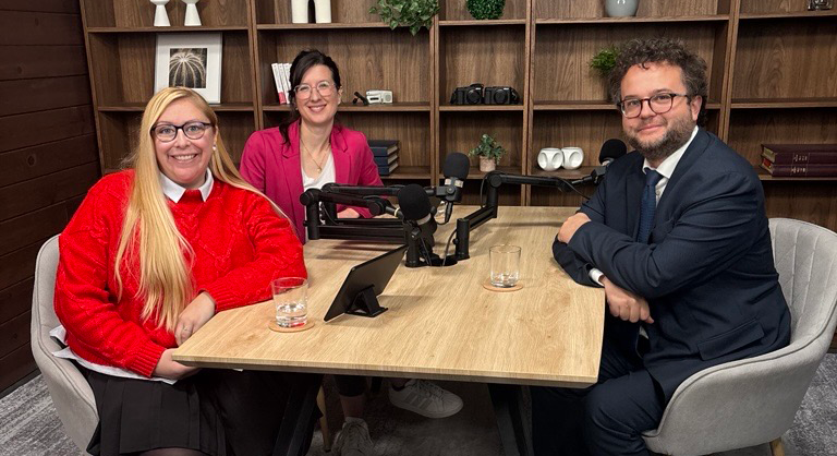Audrey Leduc-Brodeur, Valérie Lessard et Pierre Barrieau, expert en transport (Photo Gravité INFO le balado)